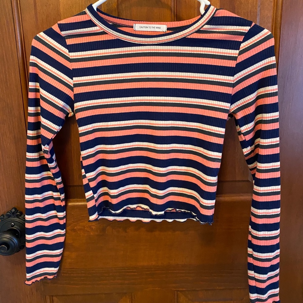Long sleeve crop top